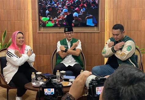 Nongkrong Bareng Sandiaga Dan Gilang Dirga Yenny Wahid Jaga Demokrasi