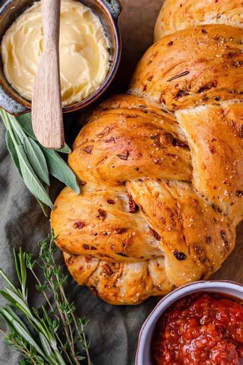 Vlechtbrood Met Tomaat En Italiaanse Kruiden Francesca Kookt