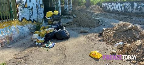 Degrado Nei Giardino Del Mezzetta Segnalazione A Firenze