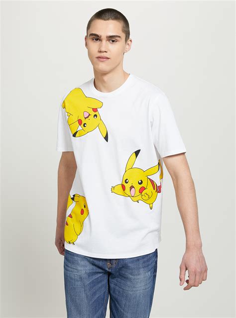 eilen Nachdenklich Nackt t shirt pokemon Stand Hinausgehen Öffnen