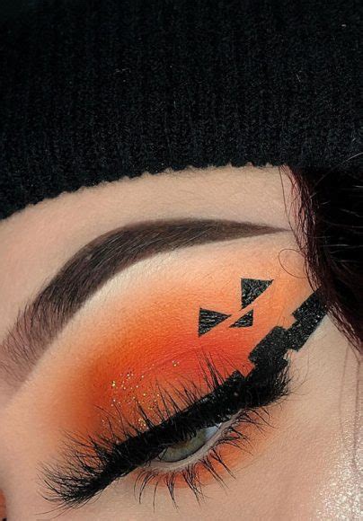 Ghoulish Glam 50 Spooky Halloween Eye Makeup Ideas Creative Pumpkin