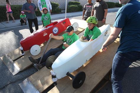 Soapbox Derby contestants take over Menifee Road for Saturday morning ...