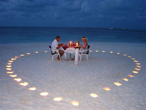 Cena Romantica Cena Playa Romantica Pareja Luces Fondo De