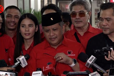 Sekjen Hasto Jawab Isu Kerenggangan Jokowi Dengan PDIP