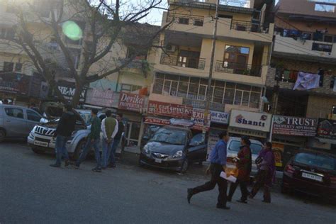 Photos Of Market In Paschim Vihar, New Delhi | MagicBricks