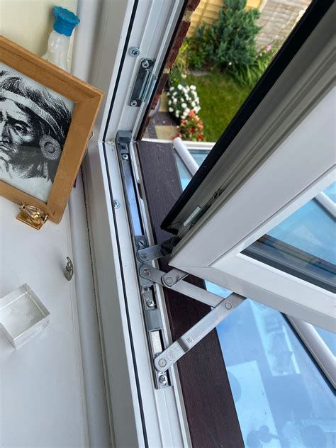 Easy Clean Hinge Apollo Windows