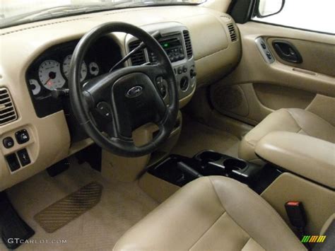 Medium/Dark Pebble Interior 2004 Ford Escape XLT V6 Photo #38806304 | GTCarLot.com