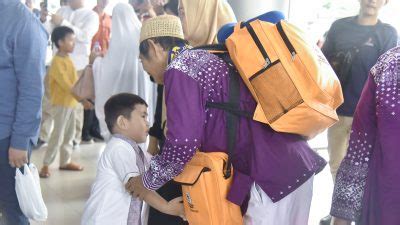 Khusyu Dan Haru Suasana Pelepasan Keberangkatan Jamaah Haji Khusus