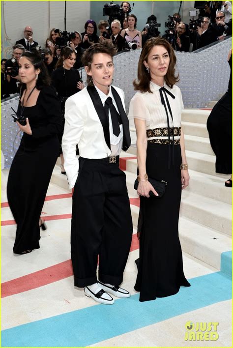 Kristen Stewart Pays Homage to Karl Lagerfeld at Met Gala 2023: Photo ...