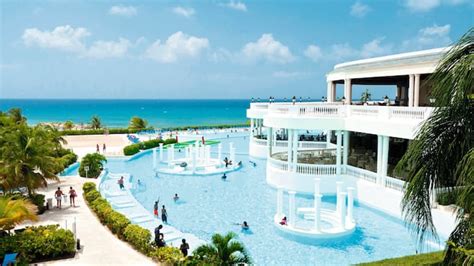 Grand Palladium Jamaica Resort and Spa in Lucea | FirstChoice.co.uk