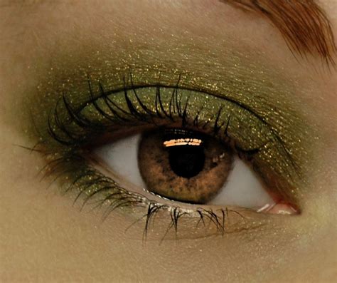 olive green eye shadow | Green eyeshadow, Olive green eyes, Mineral eyeshadow