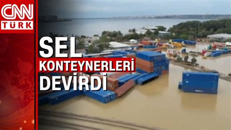 İstanbul da tonlarca ağırlıktaki konteynerler suyun gücüne dayanamadı