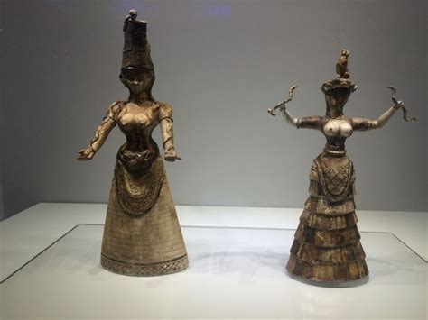 The Minoans Were Matriarchal Minoan High Priestesses Heraklion