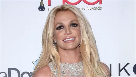 Britney Spears ‘staying Positive After Fans Calling Police Incident