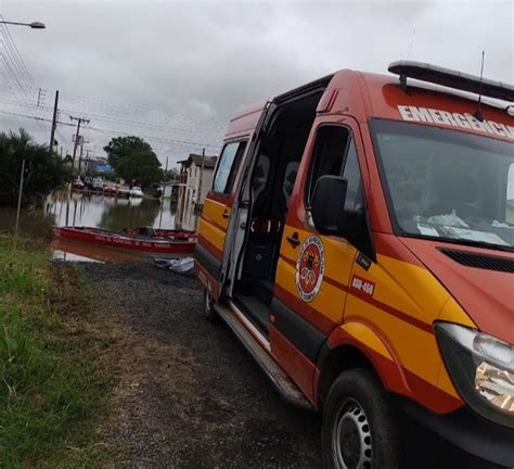 Homem Morre Eletrocutado Em Rua Alagada Pelas Chuvas Em Sc Santa