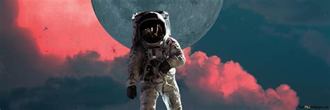 Astronaut : moon on earth 4K wallpaper download