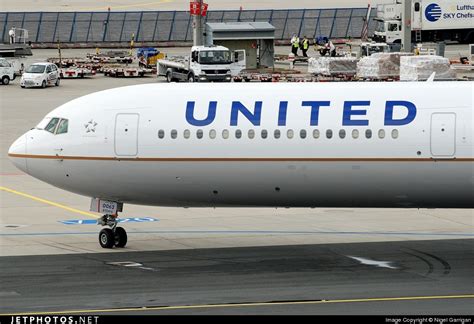 N76062 Boeing 767 424 ER United Airlines Nigel Garrigan JetPhotos