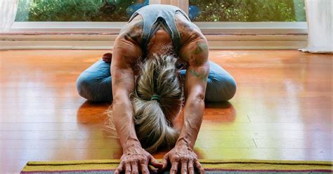 7 Hard Yoga Poses For 2 Person Sessions Challenge Your Limits Now