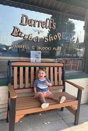 Darrell S Barber Shop Owned And Operated By Darrell Block Furr