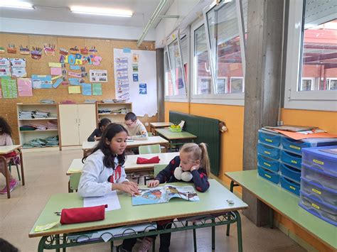 Apadrinament lector entre 2n i 5è Escola Cassià Costal