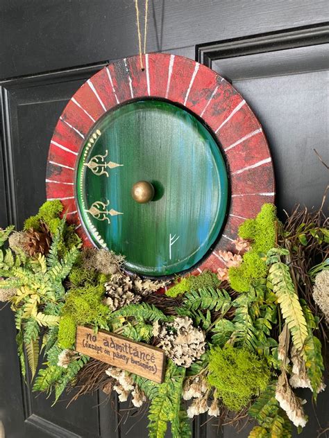 Dark Green Hobbit Door Wreath Diy Craft Projects Cute Crafts Diy Crafts