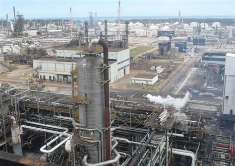 Pemex refineries ramp up production in March, but still operate at 40% ...