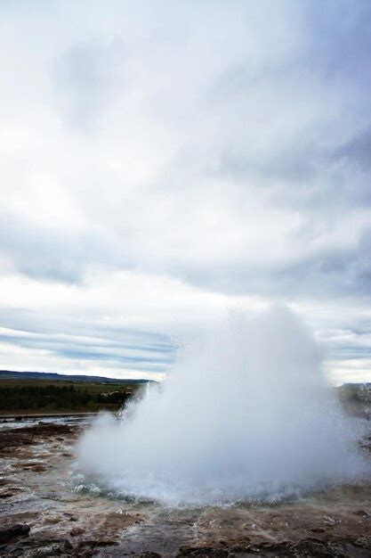 El G Iser Great Geysir En El Suroeste De Islandia Haukadalur Valley