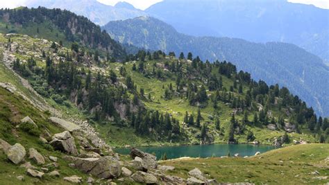 Al Lago Delle Stellune Dal Passo Cinque Croci