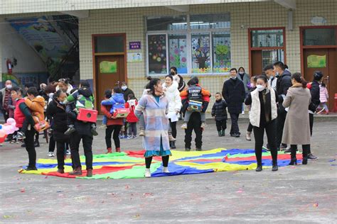 巴州区凌云小学幼儿园 举办冬季亲子运动会四川报道网