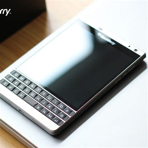 Original Blackberry Q30 Passport Silver Edition Cell Phone 3gb Ram 32gb