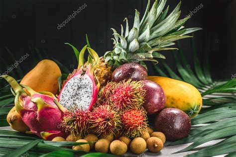 Conjunto De Frutas Exóticas Surtido De Frutas Tropicales De Piña Fruta Del Dragón Rambután