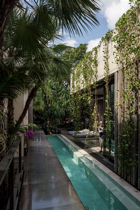 Political analysts explain what rene gonzalez stands for now 3