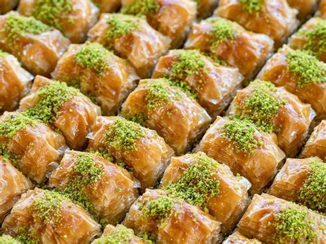 Arabic Sweets Arabic Food Saudi Arabian Food Mansaf Delish Delicious Eastern Cuisine