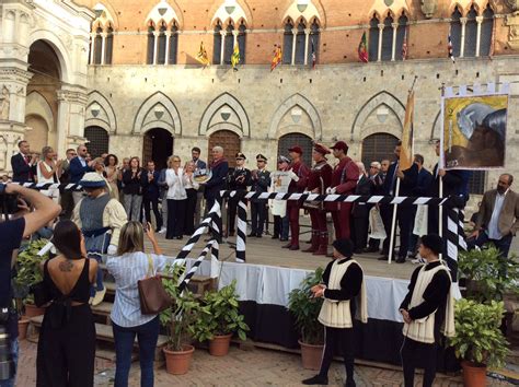 Masgalano La Consegna Del Sindaco Alla Torre Gazzetta Di Siena