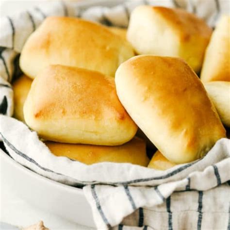 Copycat Texas Roadhouse Rolls