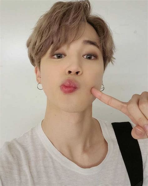 9 Potret Selfie Jimin Bts Yang Kocak Abis Bikin Terhibur