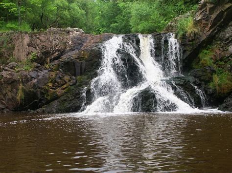 15 Beautiful Waterfalls in Wisconsin (You Shouldnʻt Miss!)