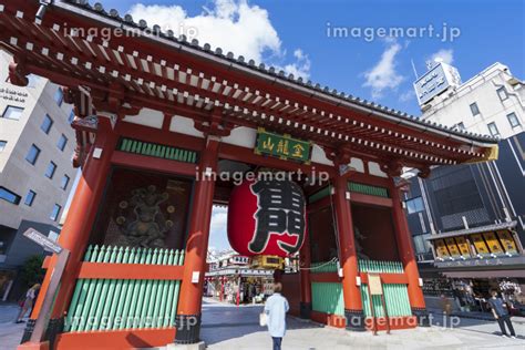 【東京都】下町風景 浅草雷門の写真素材 170094925 イメージマート