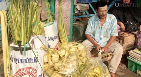 Pedagang Kulit Ketupat Di Pasar Serpong Mengeluh Sepi Pembeli Sudah