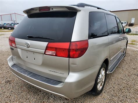 2005 Toyota Sienna XLE