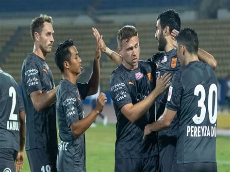 ISL: Mumbai City FC breeze past NorthEast United FC to go top of table ...