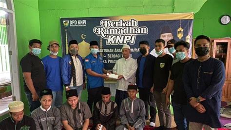 Berkah Ramadhan DPD KNPI Berau Berbagi Takjil Hingga Berikan Santunan