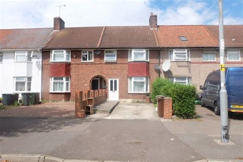 Becontree Avenue Dagenham Rm8 4 Bedroom Terraced House For Sale