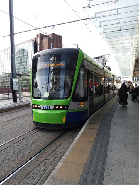 croydon tramlink  croydon tram croydon london transport