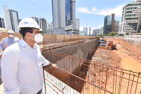 Interven Es Visam Destravar Tr Fego Na Avenida Tancredo Neves Bahia