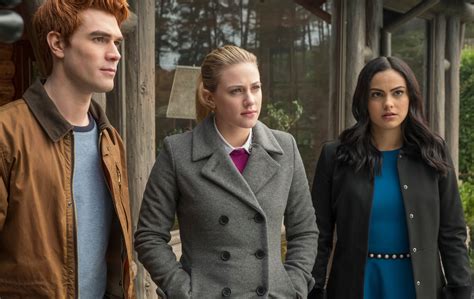 The Riverdale Season 2 Finale What We Know So Far Glamour