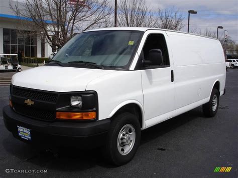 2008 Summit White Chevrolet Express 2500 Extended Cargo Van 9320016