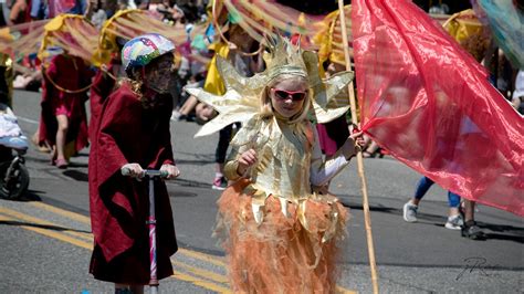 Seattle Celebrates Summer With Naked Bike Ride At Fremont Solstice