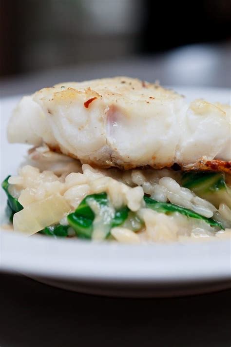 Skrei Auf Der Haut Gebraten Auf Einem Magold Risotto Mit Einer