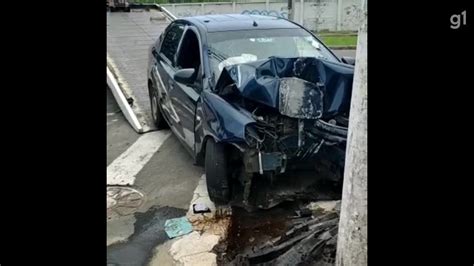 Vídeo Assaltantes Batem Carro Roubado Em Poste Durante Perseguição Em Vitória Espírito Santo G1